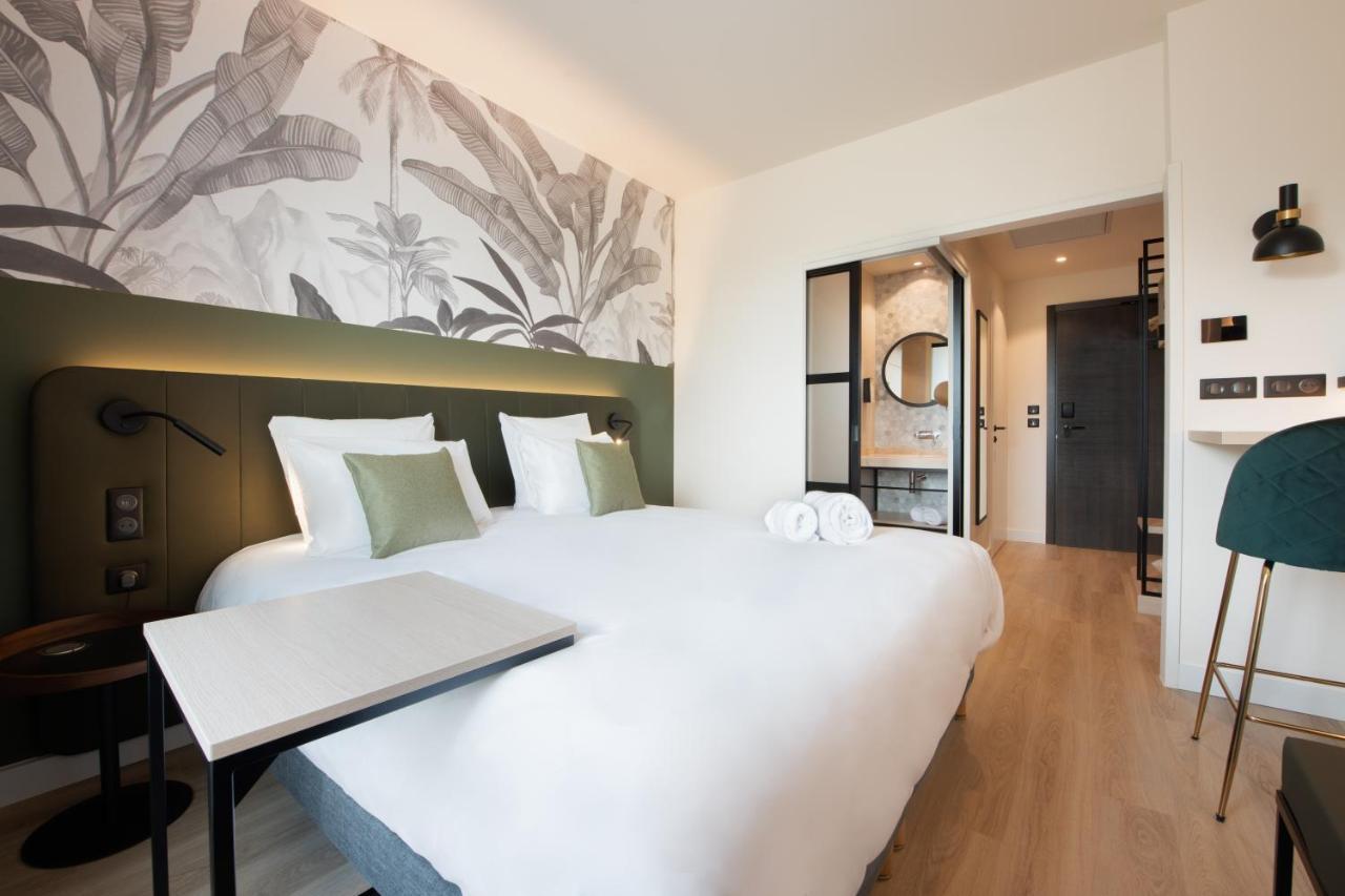Campanile Smart Lyon Est - Eurexpo Bron Aviation Hotel Сен-Приест Екстериор снимка